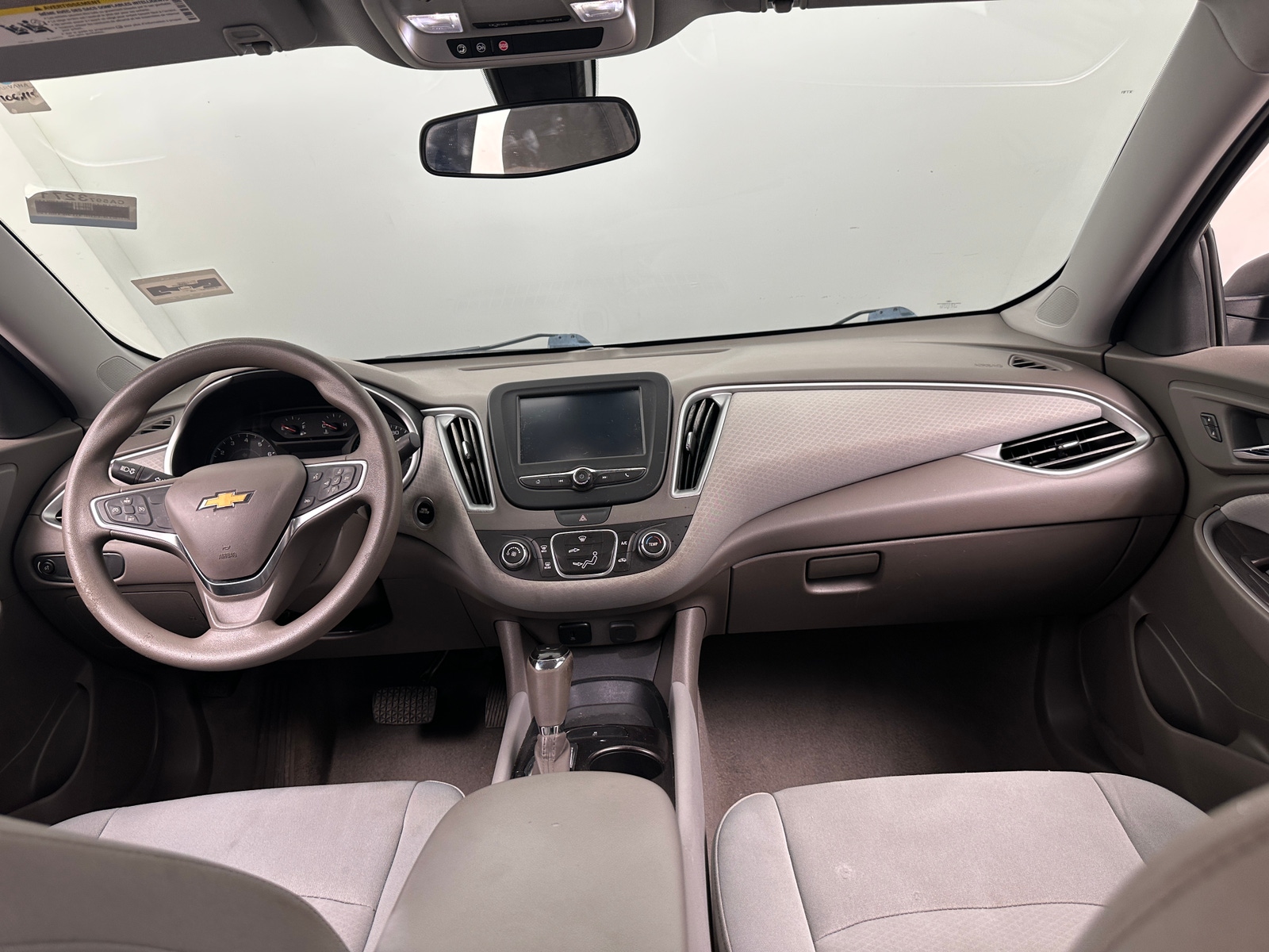 Thumbnail: 2018 Chevrolet Malibu - 3