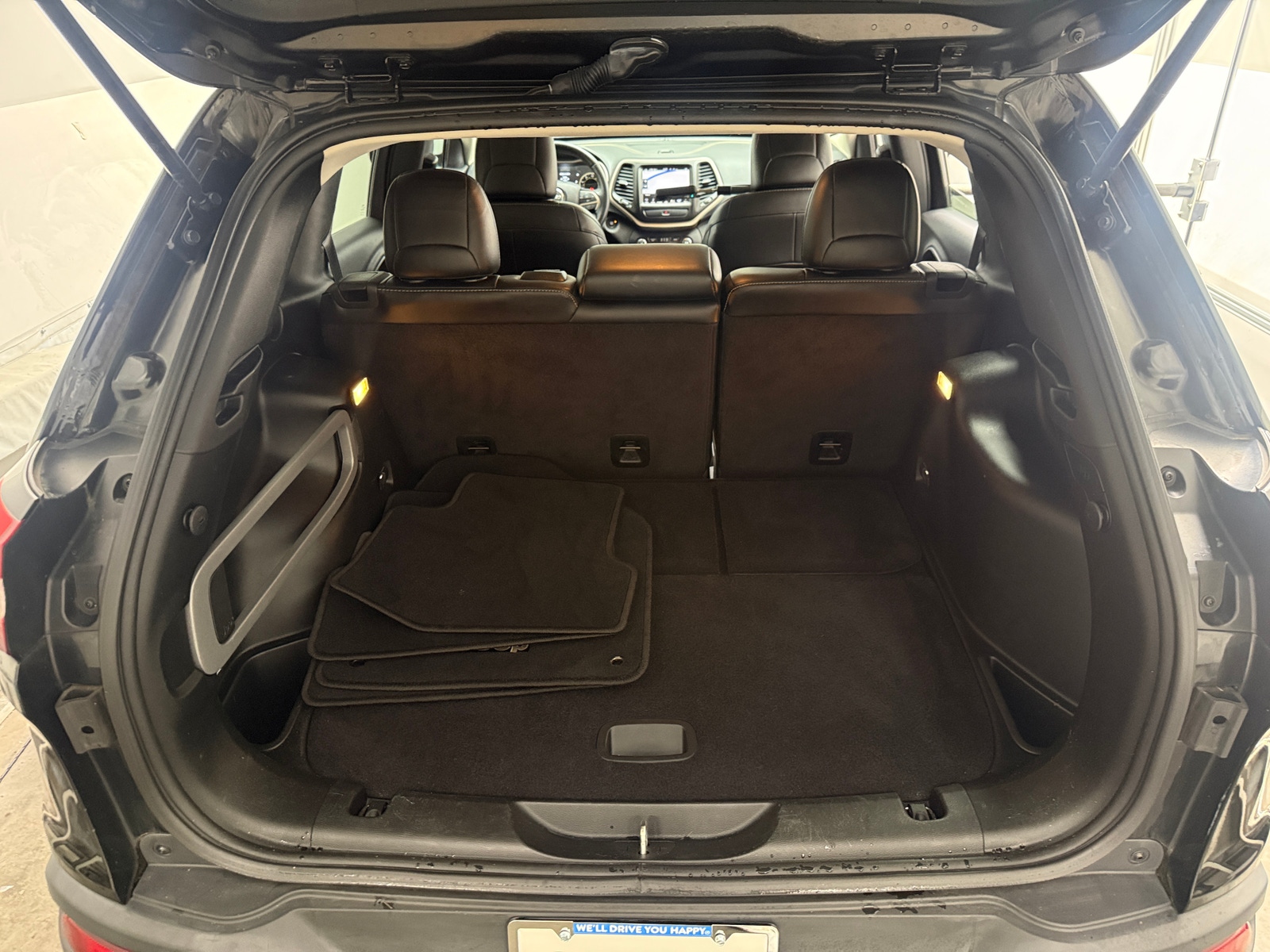 Thumbnail: 2016 Jeep Cherokee - 6