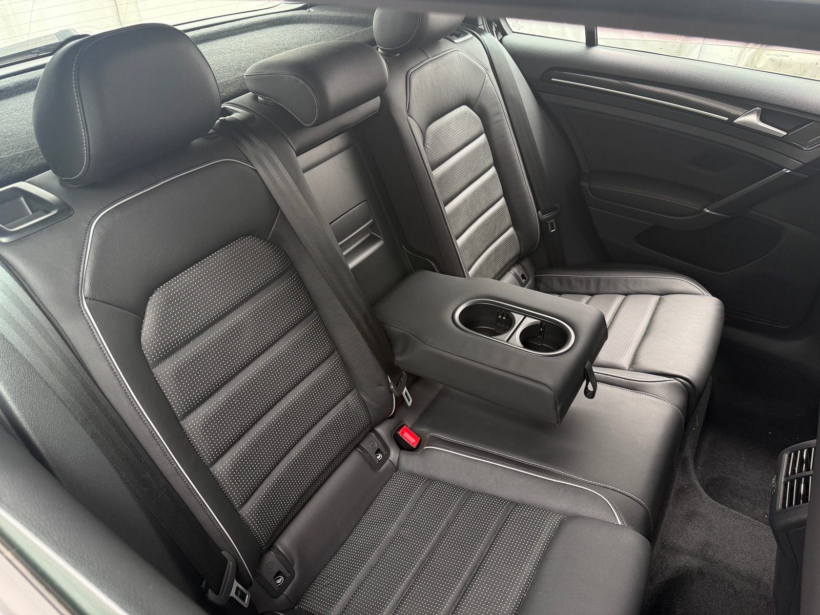 Thumbnail: 2019 Volkswagen Golf - 6