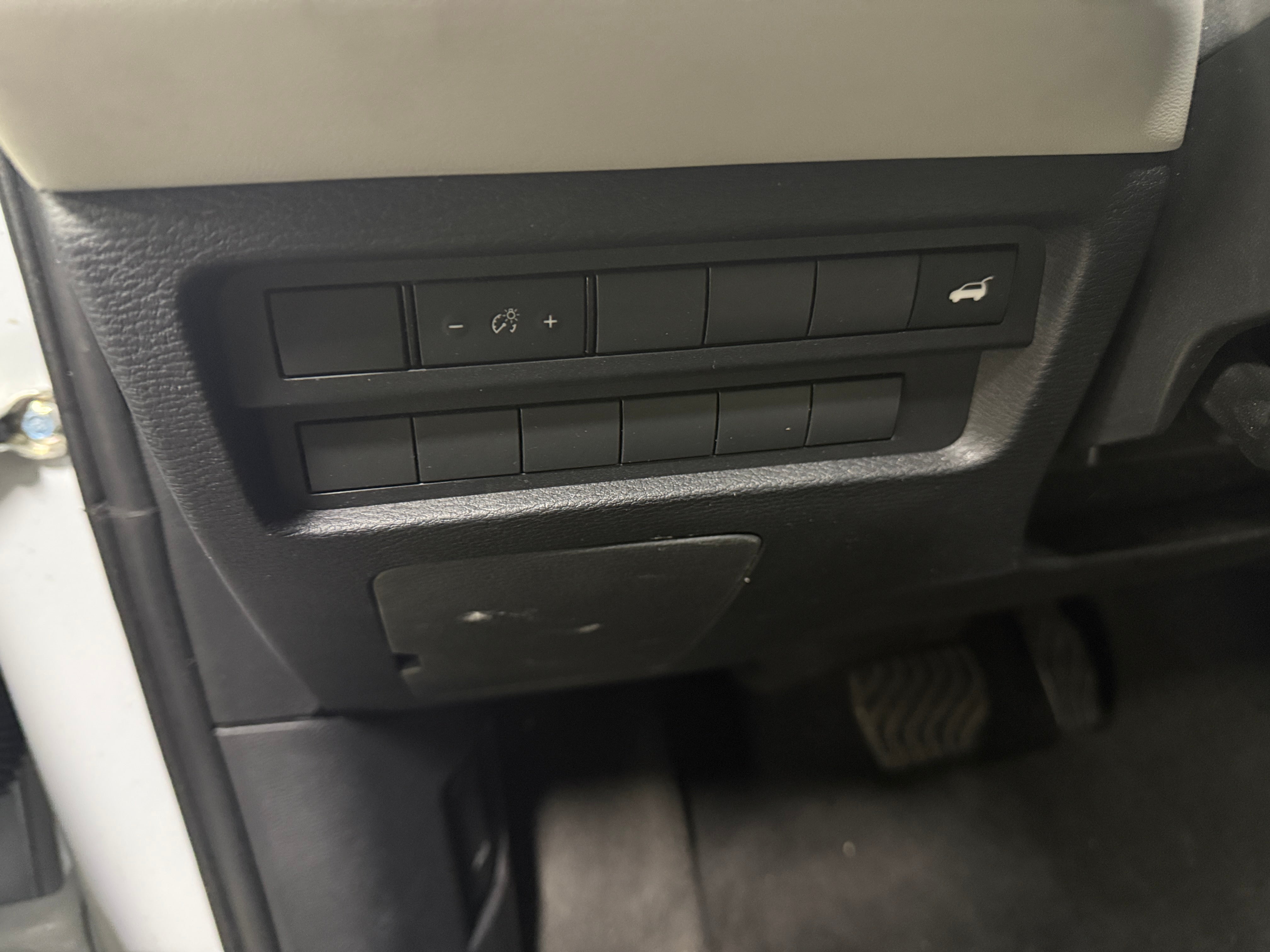2023 Mitsubishi Outlander SEL - Photo 10