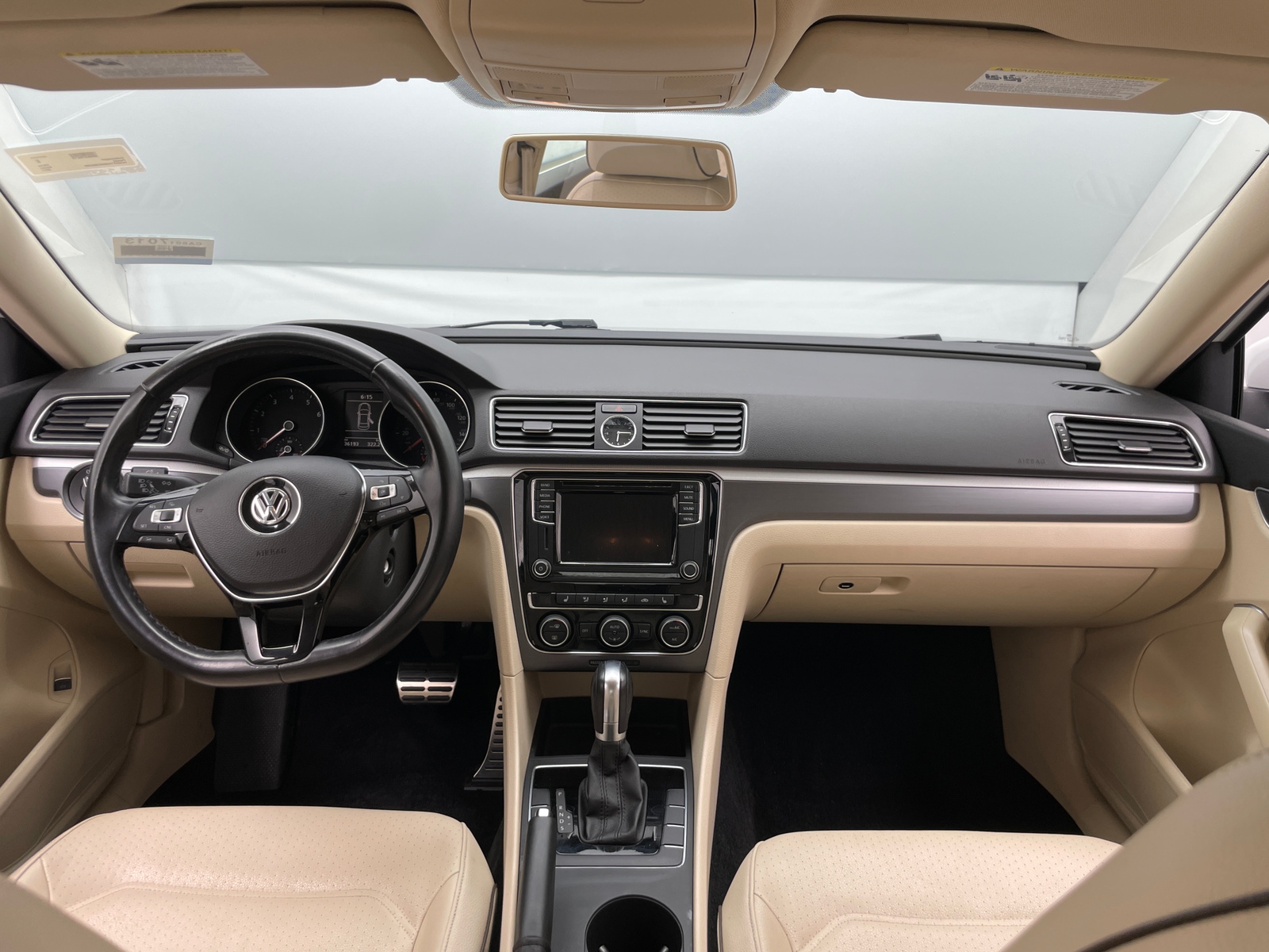 Thumbnail: 2017 Volkswagen Passat - 3