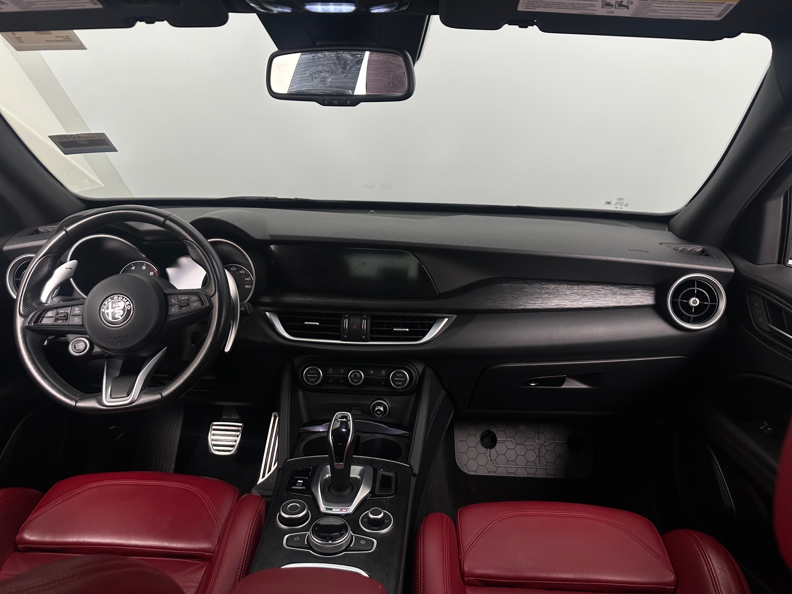 Thumbnail: 2022 Alfa Romeo Stelvio - 2
