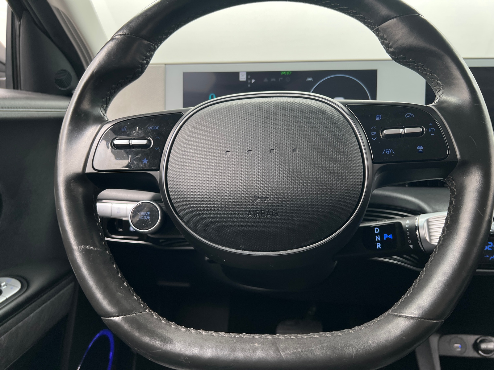 Thumbnail: 2023 Hyundai Ioniq 5 - 4