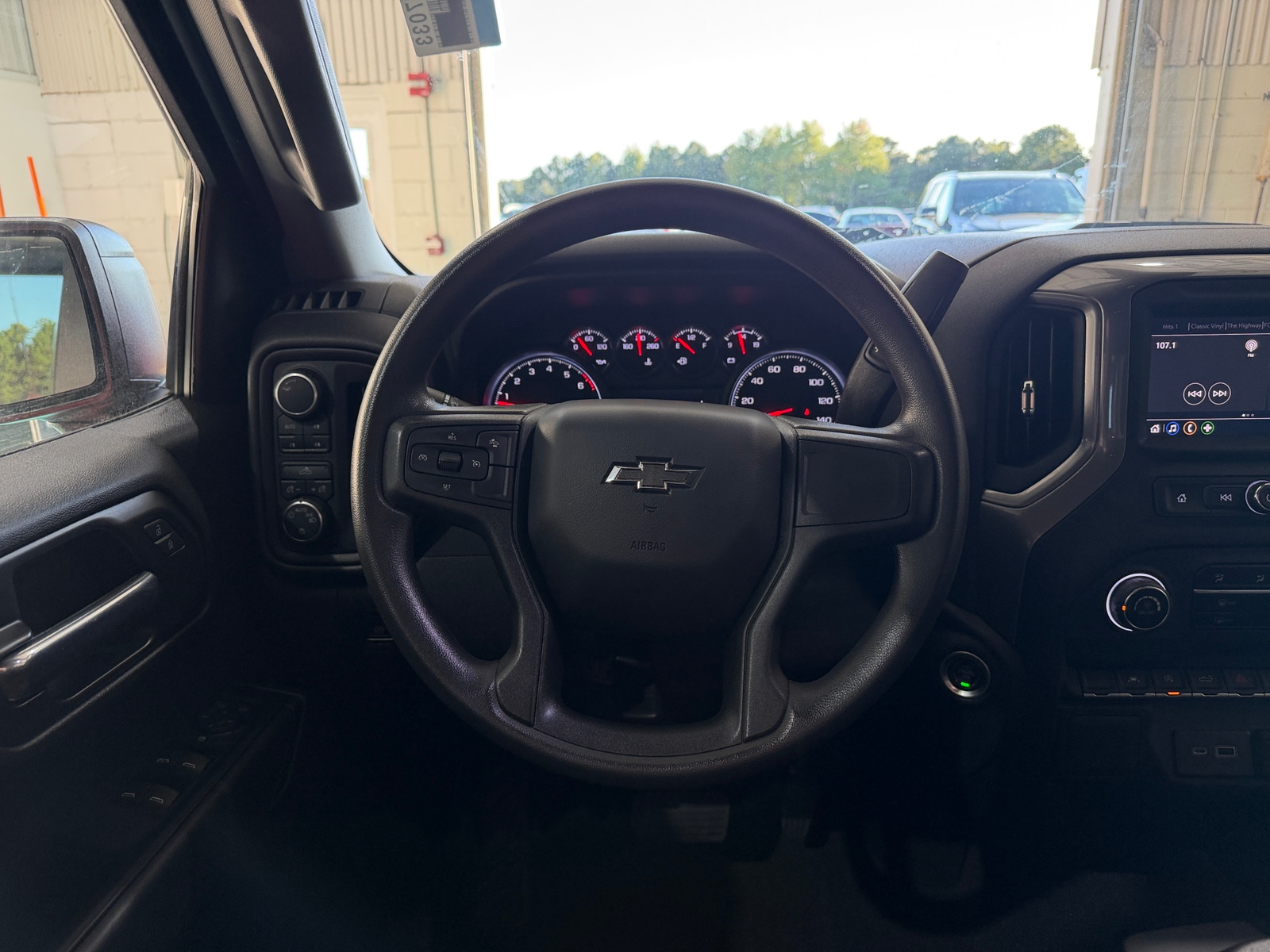 Thumbnail: 2022 Chevrolet Silverado 1500 - 5
