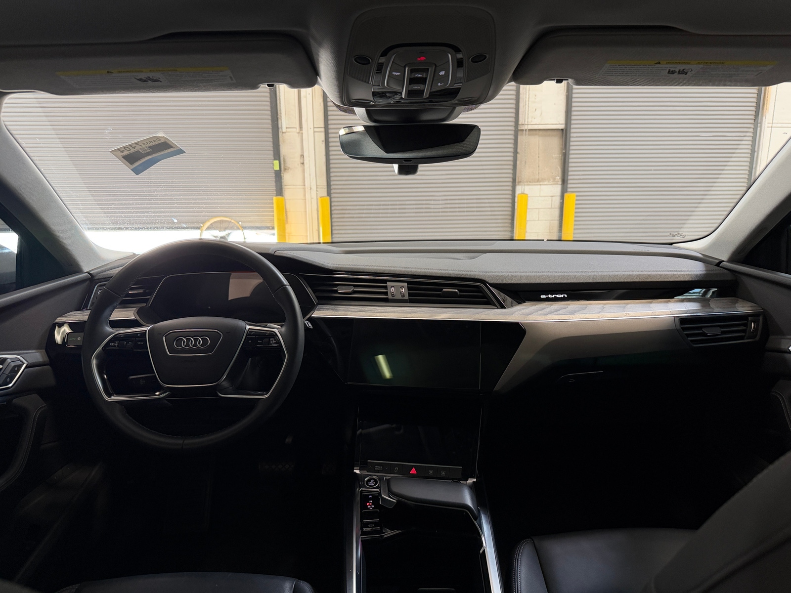 Thumbnail: 2022 Audi e-tron - 2