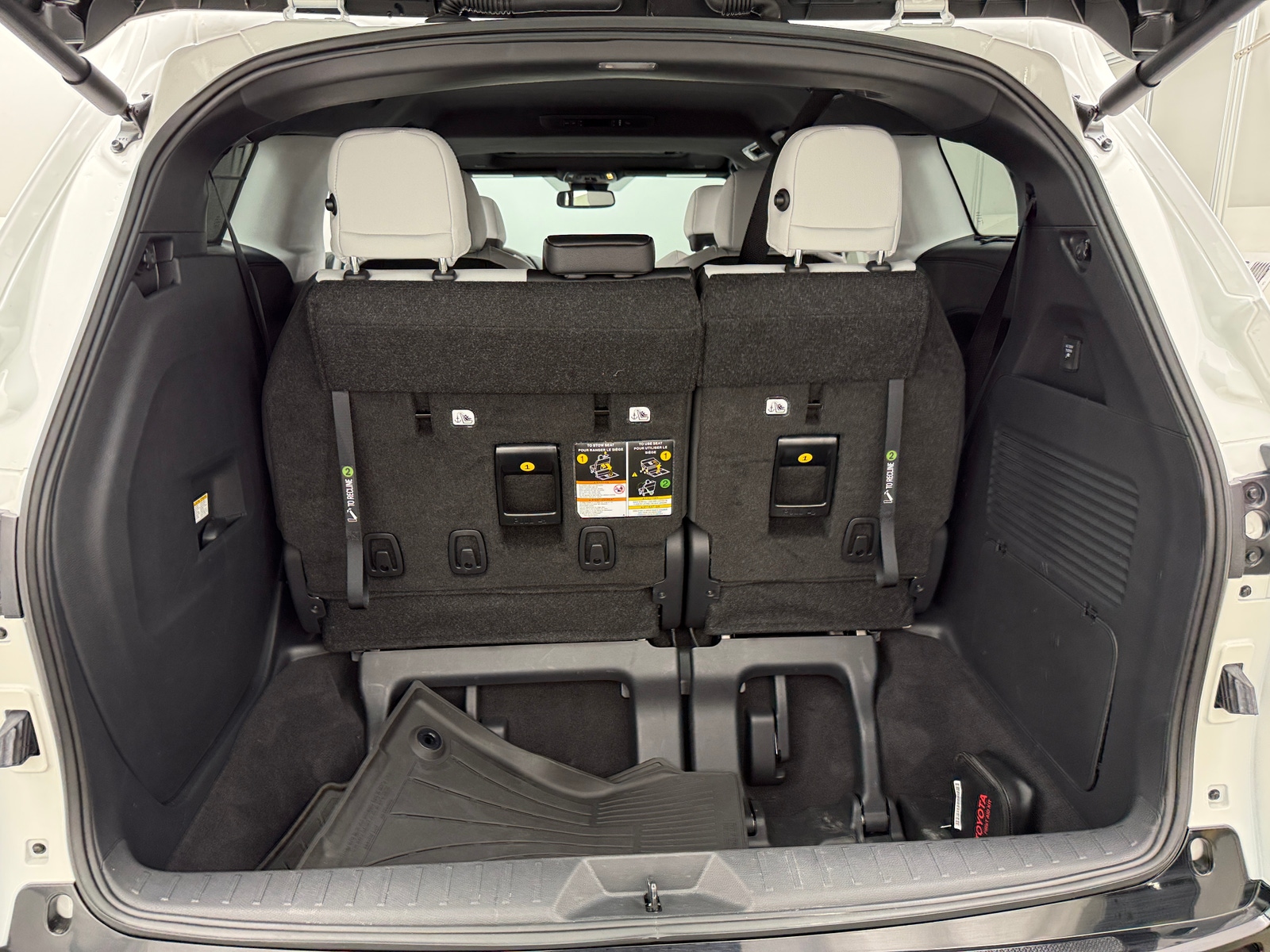 Thumbnail: 2026 Toyota Sienna - 7
