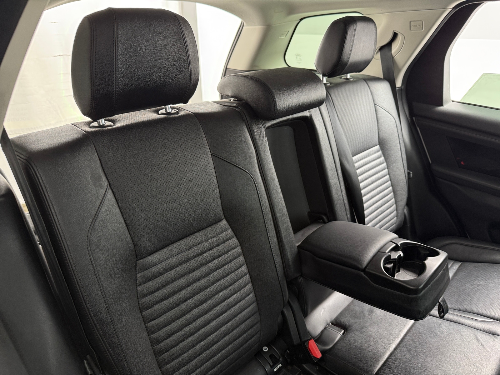 Thumbnail: 2022 Land Rover Discovery Sport - 6