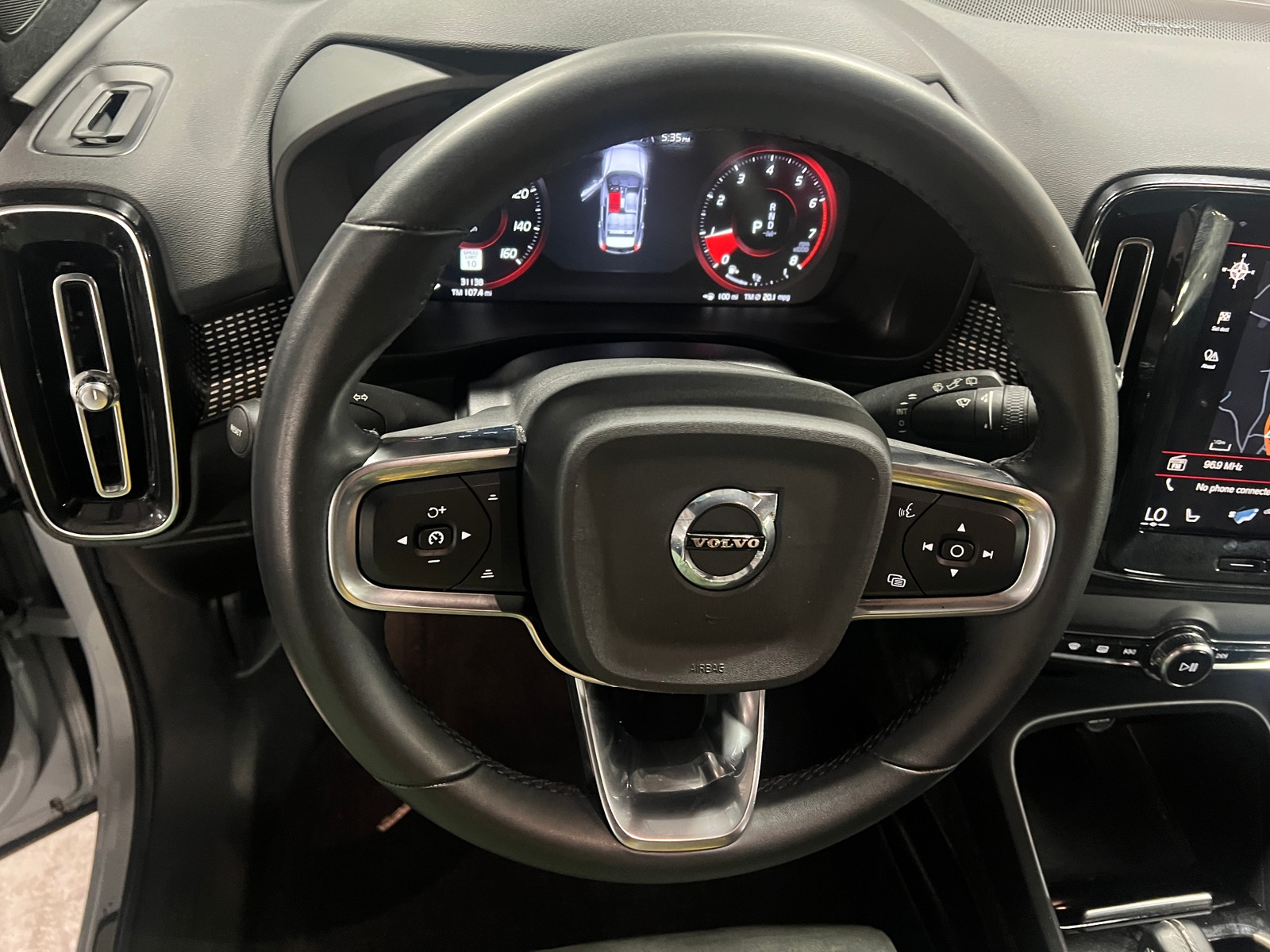 Thumbnail: 2022 Volvo XC40 - 4