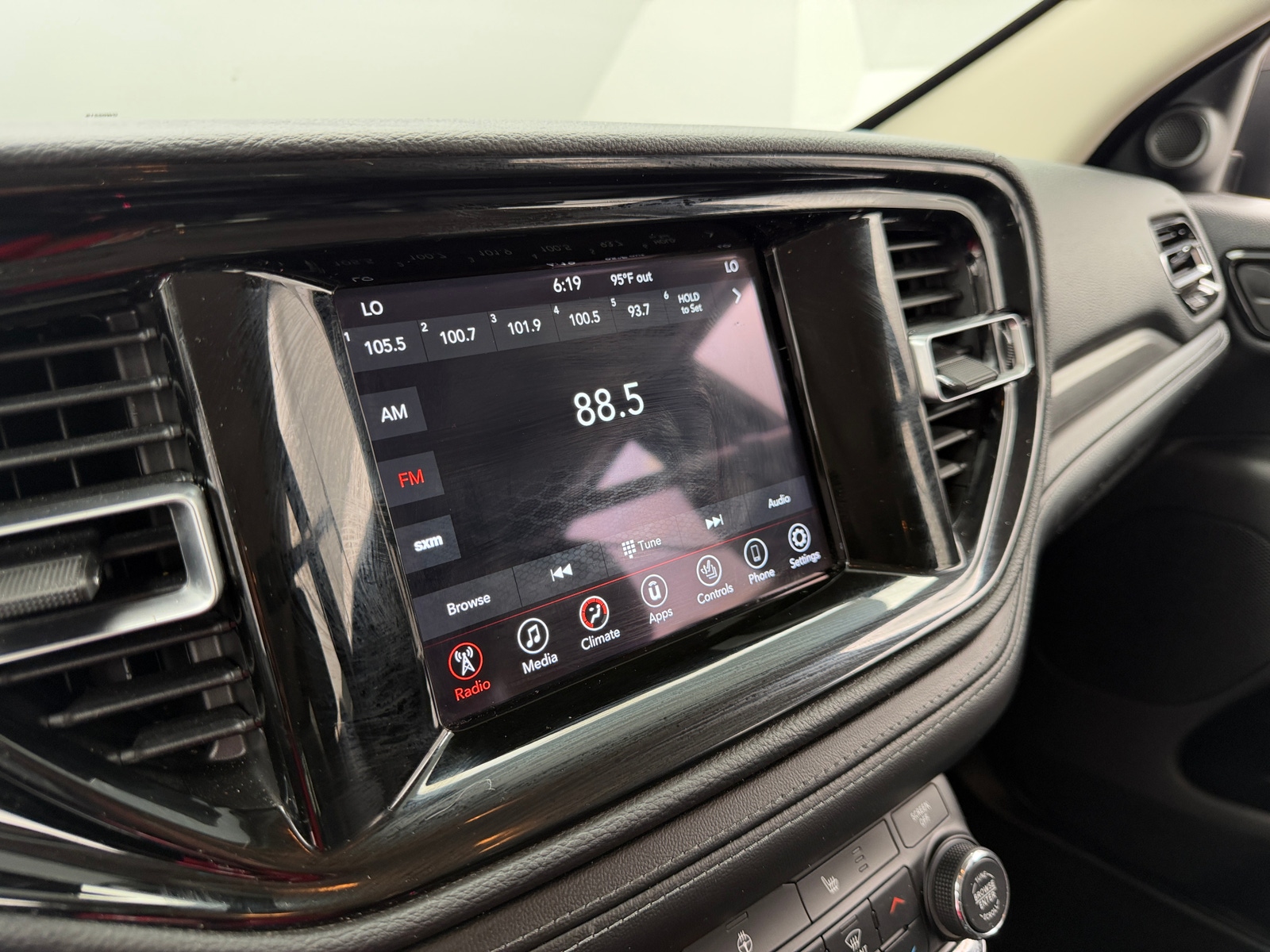 Thumbnail: 2021 Dodge Durango - 3