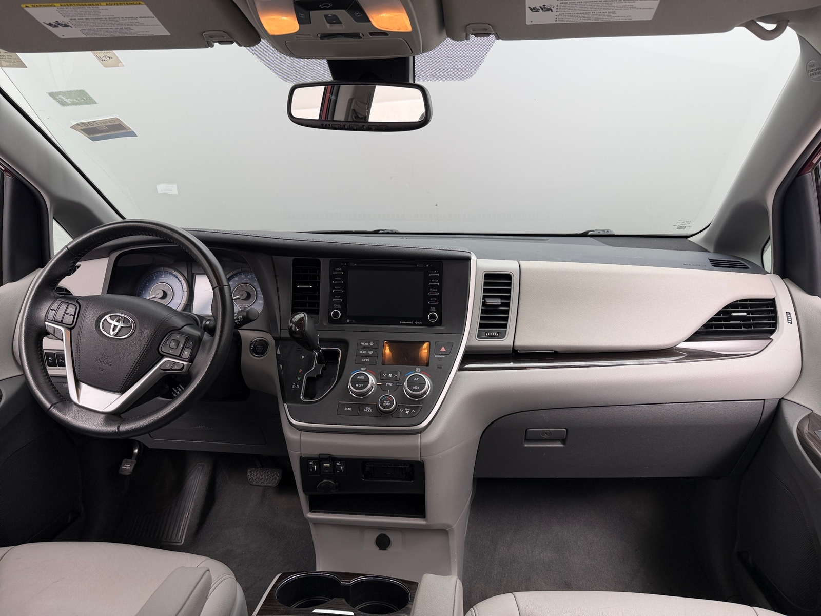 Thumbnail: 2020 Toyota Sienna - 3