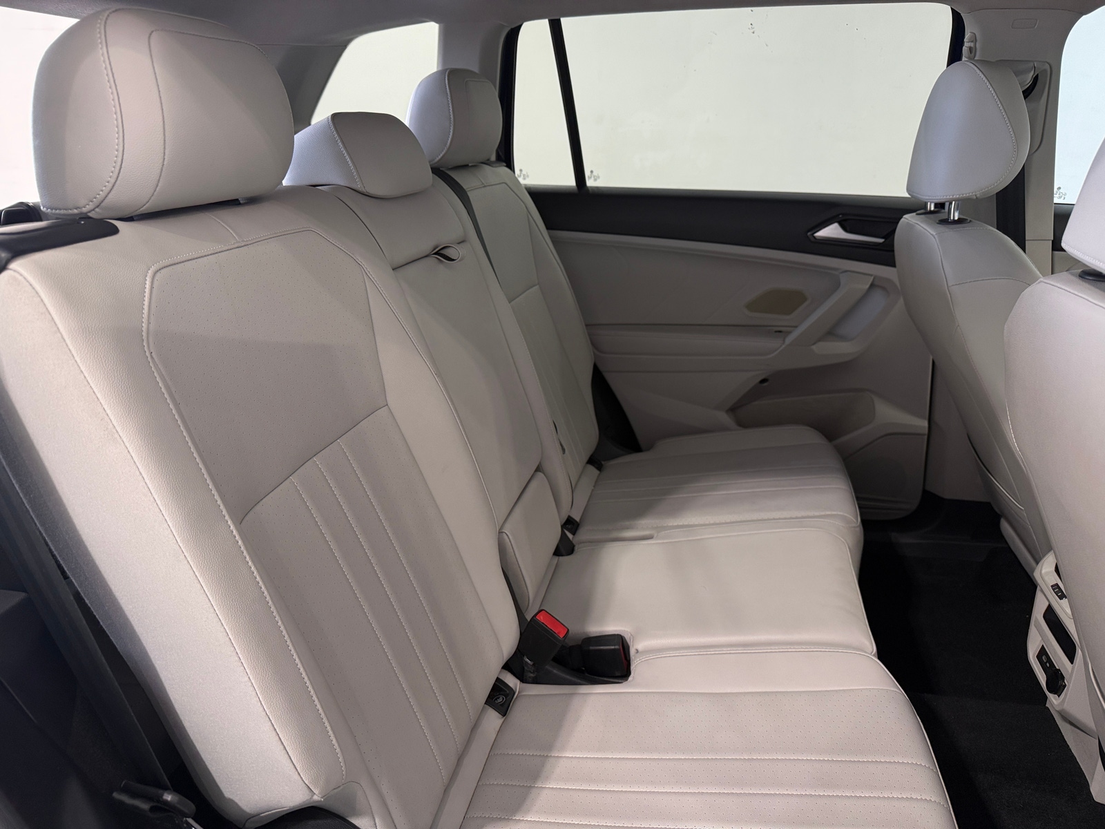 Thumbnail: 2023 Volkswagen Tiguan - 5
