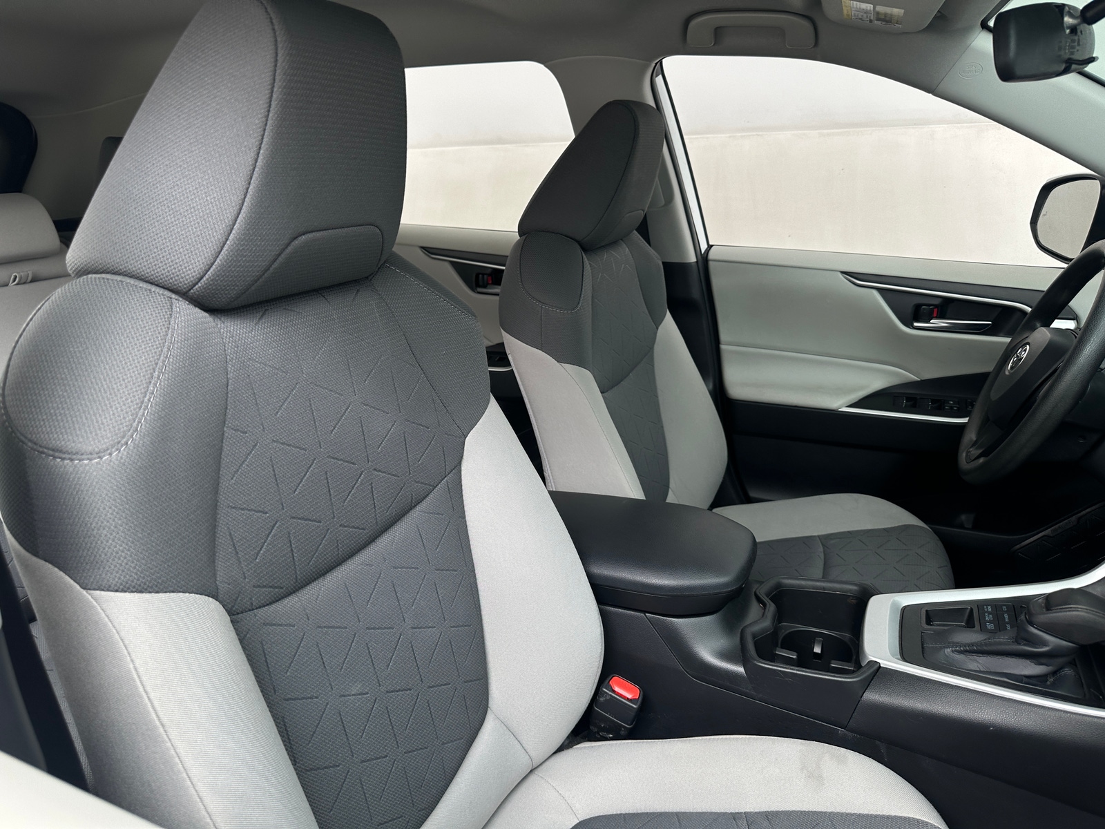 Thumbnail: 2022 Toyota RAV4 - 6