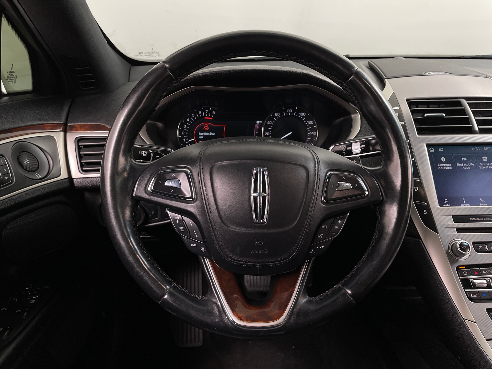 Thumbnail: 2020 Lincoln MKZ - 4