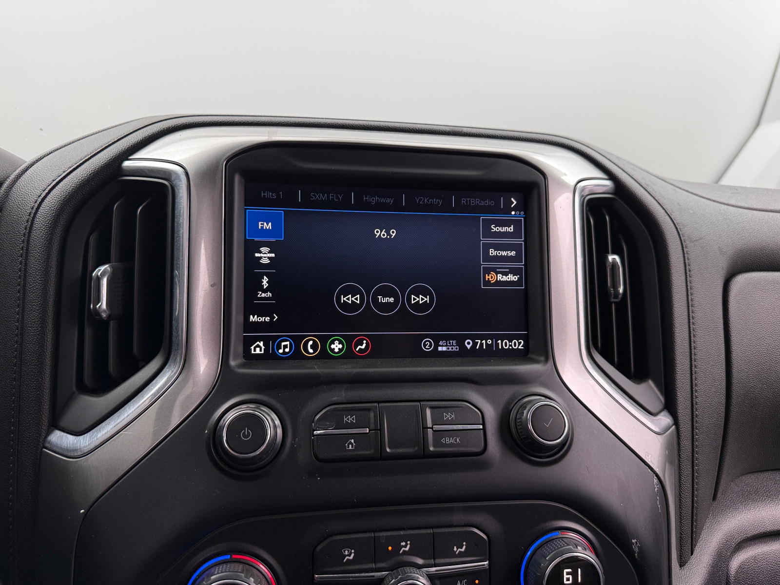 Thumbnail: 2020 Chevrolet Silverado 1500 - 4
