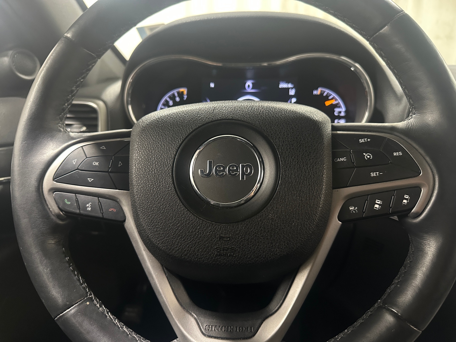 Thumbnail: 2018 Jeep Grand Cherokee - 4