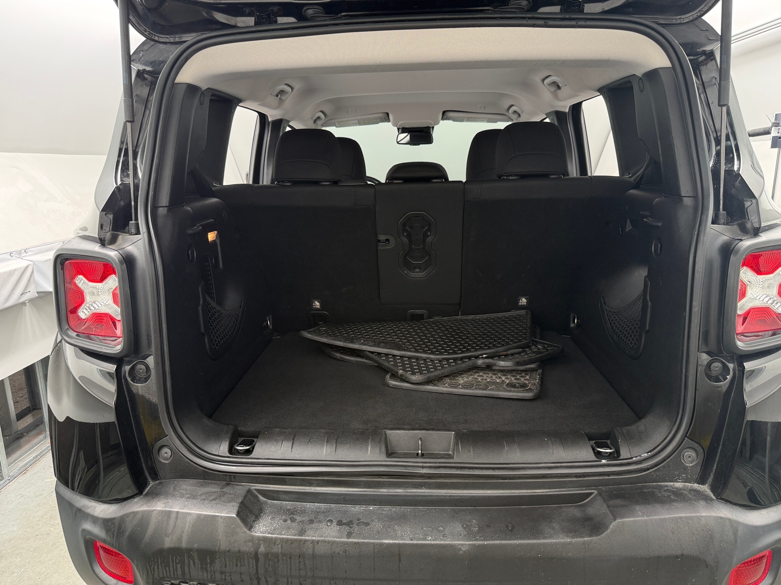 Thumbnail: 2019 Jeep Renegade - 7