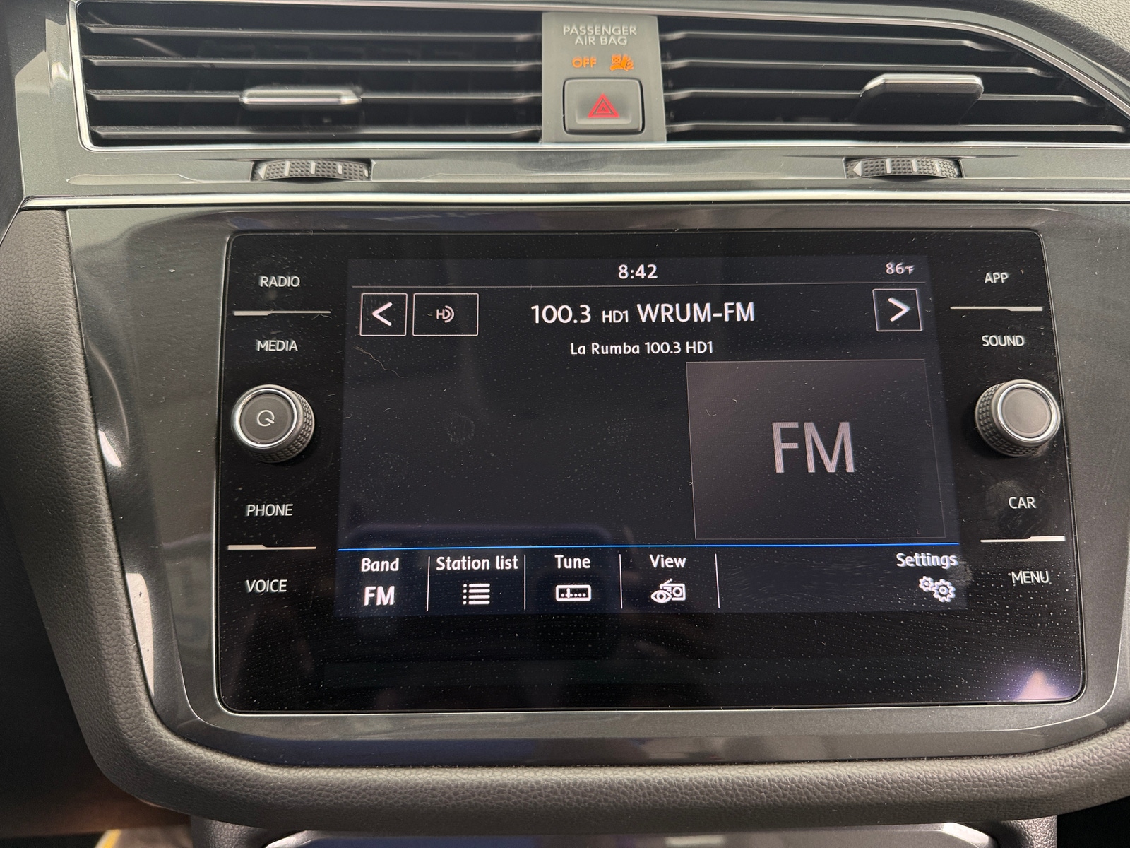 Thumbnail: 2019 Volkswagen Tiguan - 4