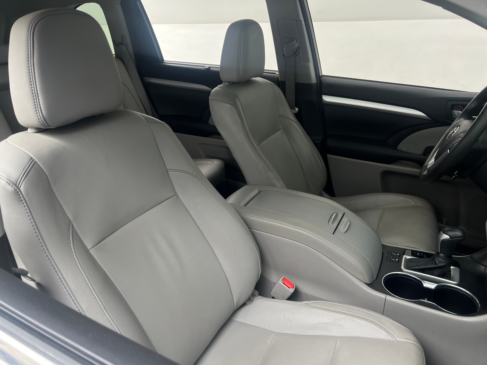 Thumbnail: 2016 Toyota Highlander - 2