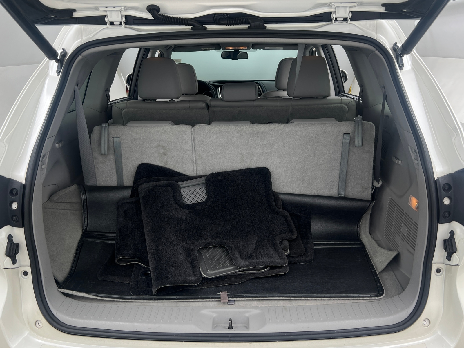 Thumbnail: 2016 Toyota Highlander - 7