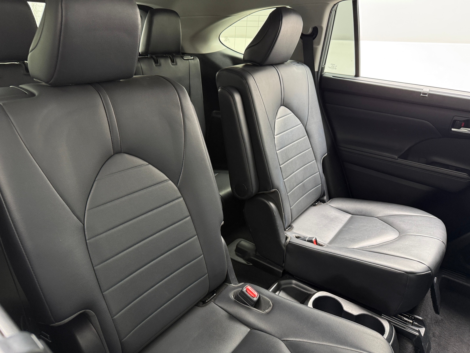 Thumbnail: 2020 Toyota Highlander - 6