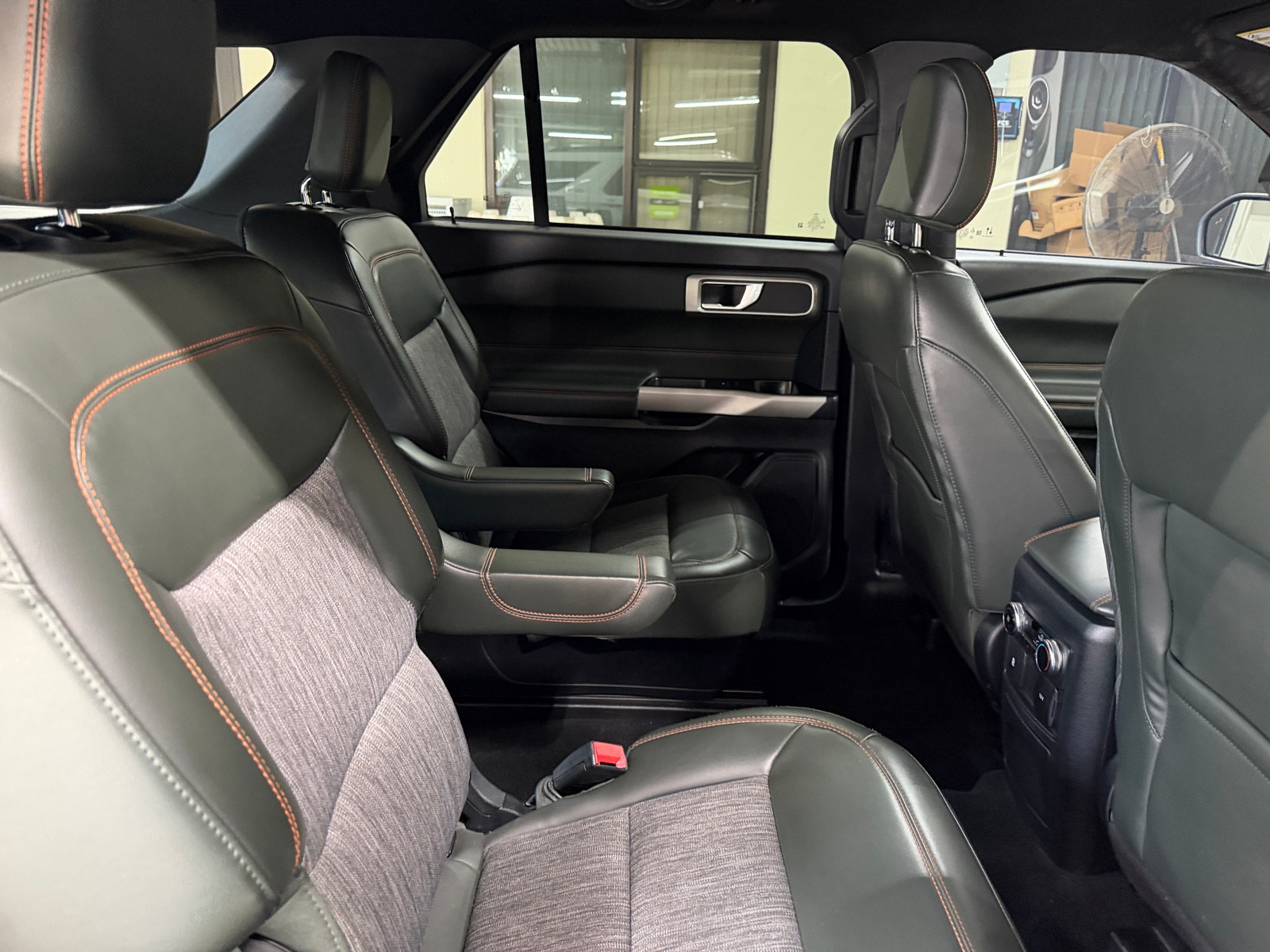 Thumbnail: 2022 Ford Explorer - 5