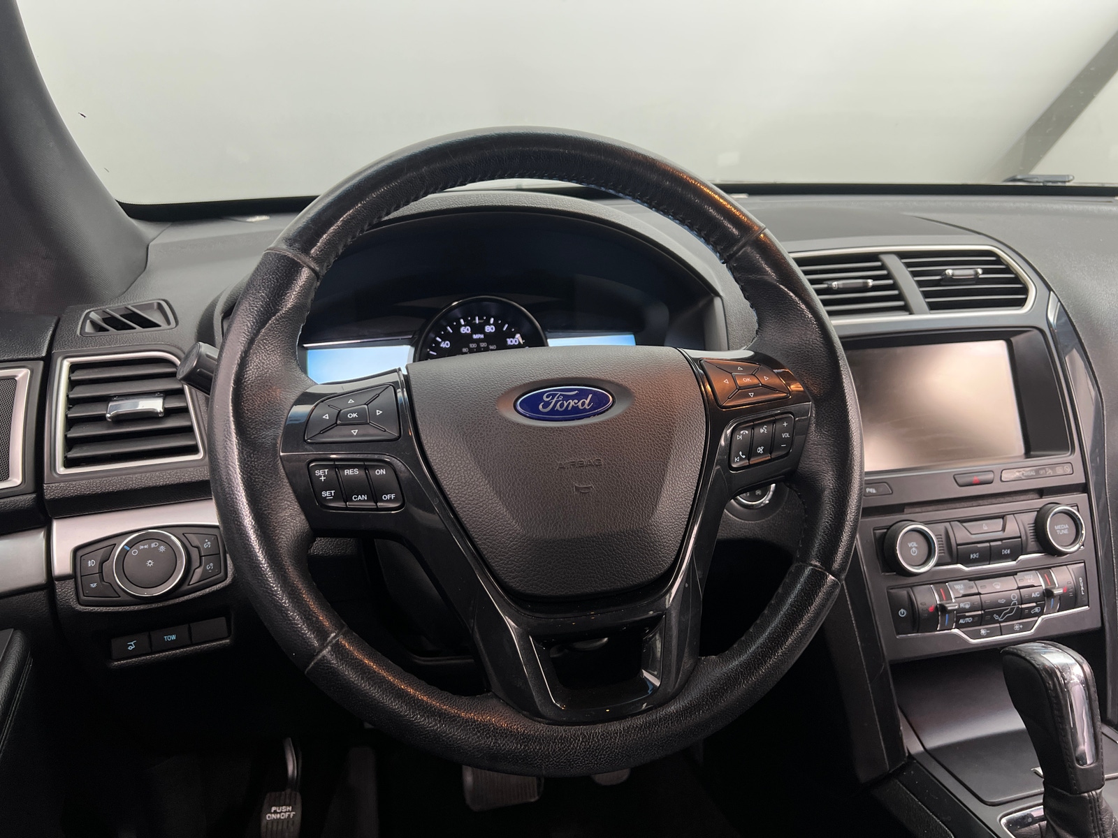 Thumbnail: 2016 Ford Explorer - 4