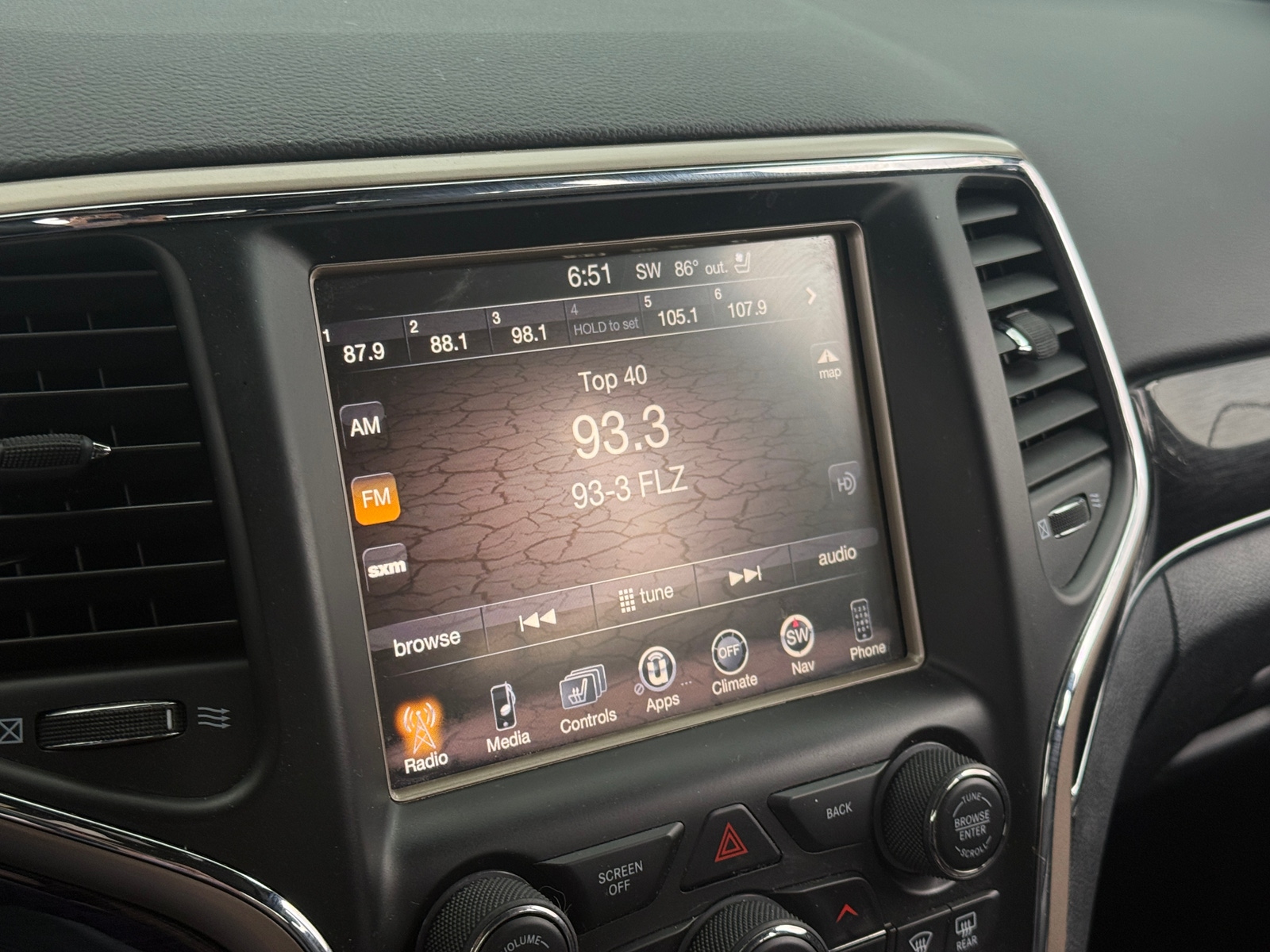 Thumbnail: 2016 Jeep Grand Cherokee - 3