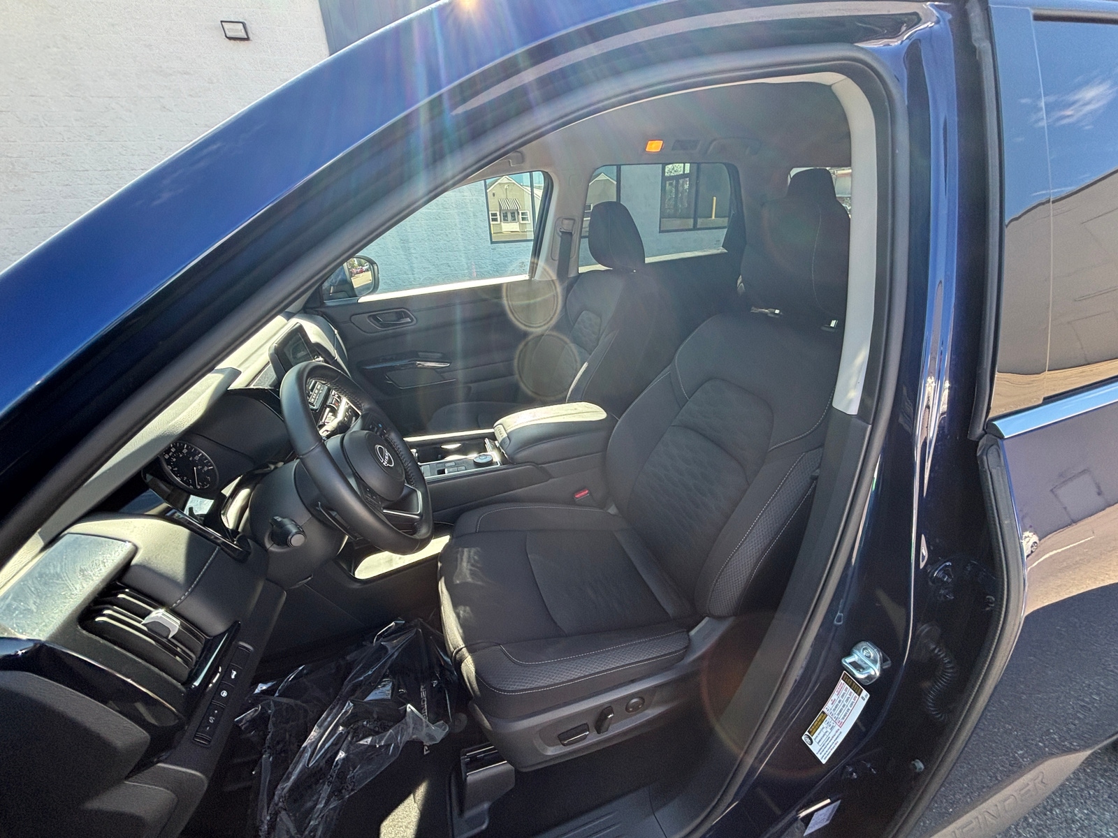 Thumbnail: 2025 Nissan Pathfinder - 2