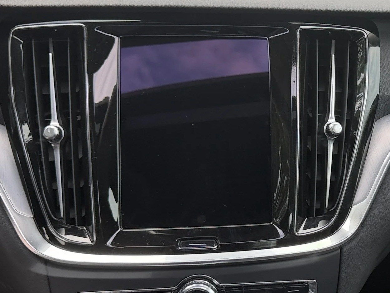 Thumbnail: 2025 Volvo S60 - 3