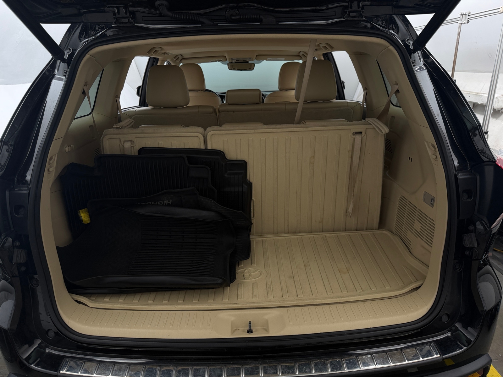 Thumbnail: 2017 Toyota Highlander - 7