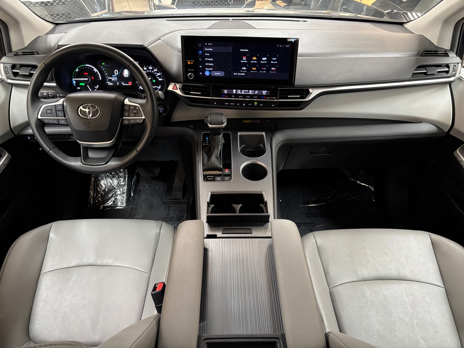 Thumbnail: 2025 Toyota Sienna - 2