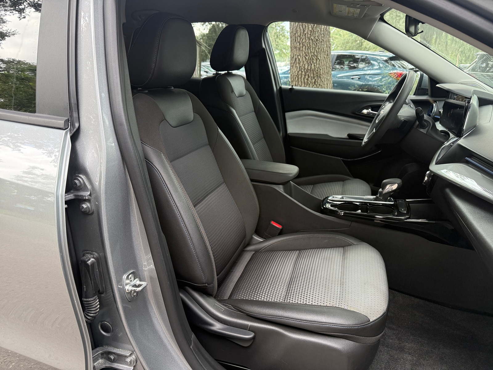 Thumbnail: 2025 Chevrolet Trax - 2