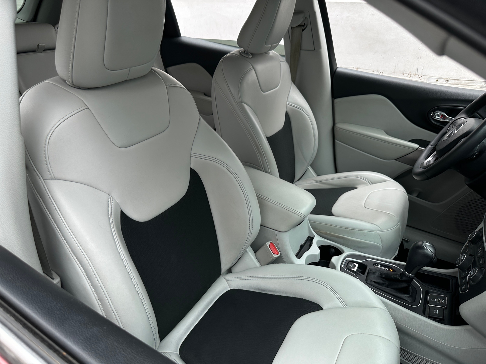 Thumbnail: 2020 Jeep Cherokee - 2