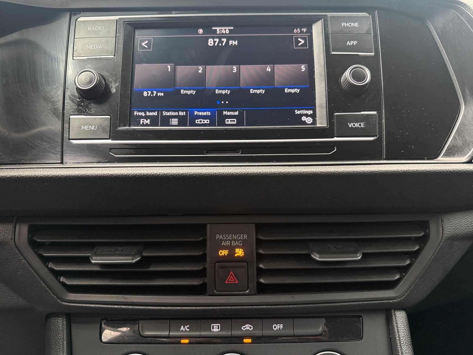 Thumbnail: 2024 Volkswagen Jetta - 4