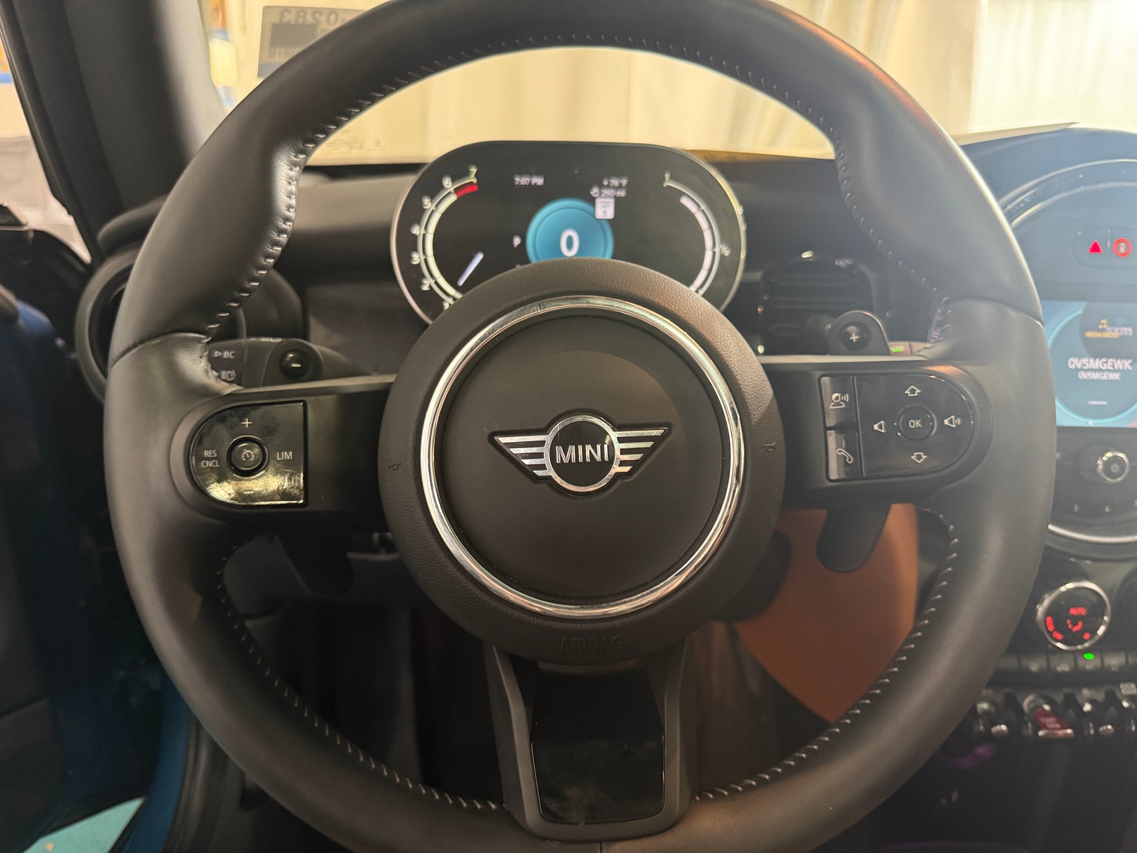 Thumbnail: 2024 MINI Cooper Hardtop - 4