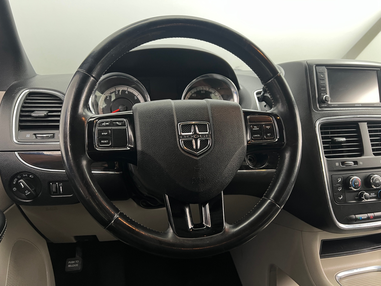 Thumbnail: 2019 Dodge Grand Caravan - 4