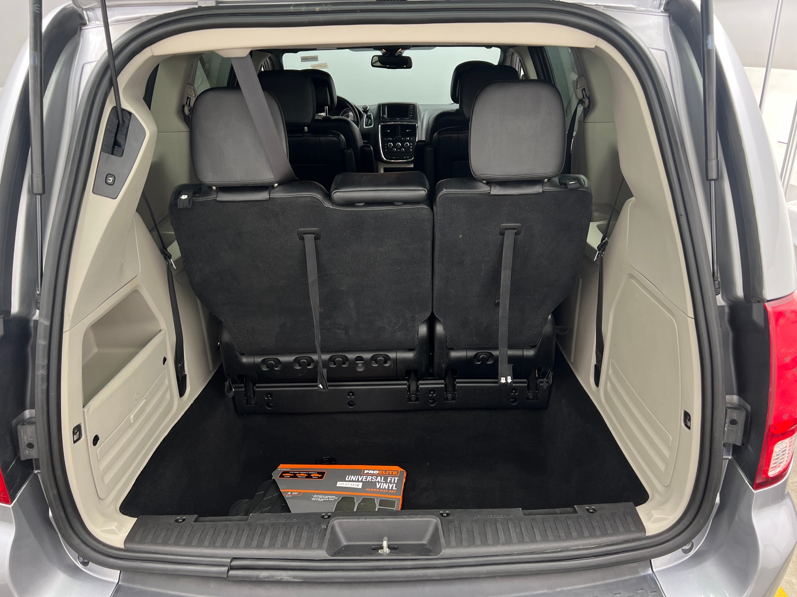 Thumbnail: 2019 Dodge Grand Caravan - 6