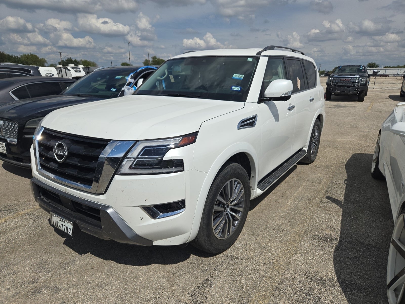 2023 Nissan Armada SL