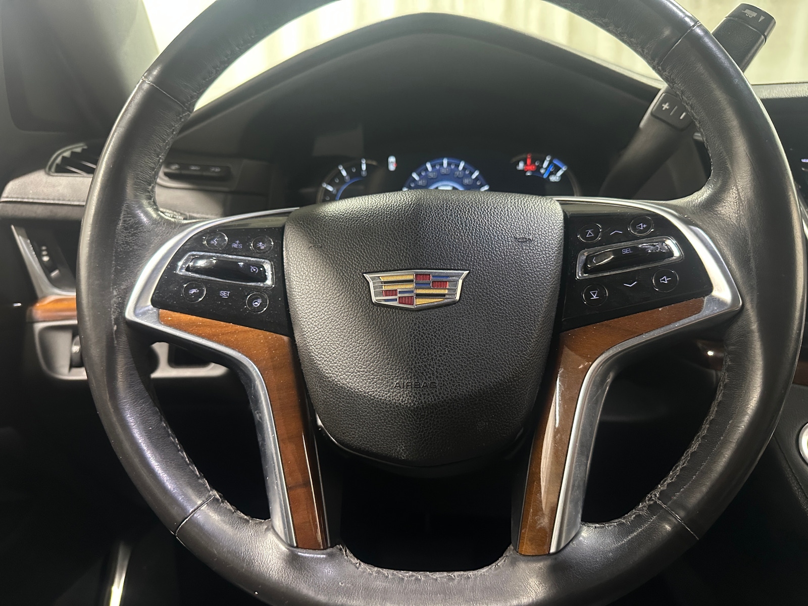 Thumbnail: 2018 Cadillac Escalade - 4