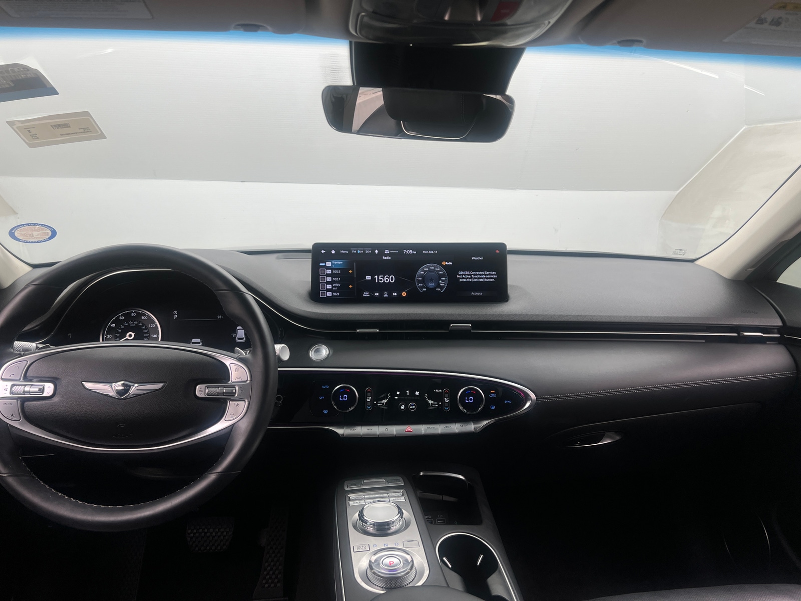 Thumbnail: 2022 Genesis GV70 - 2