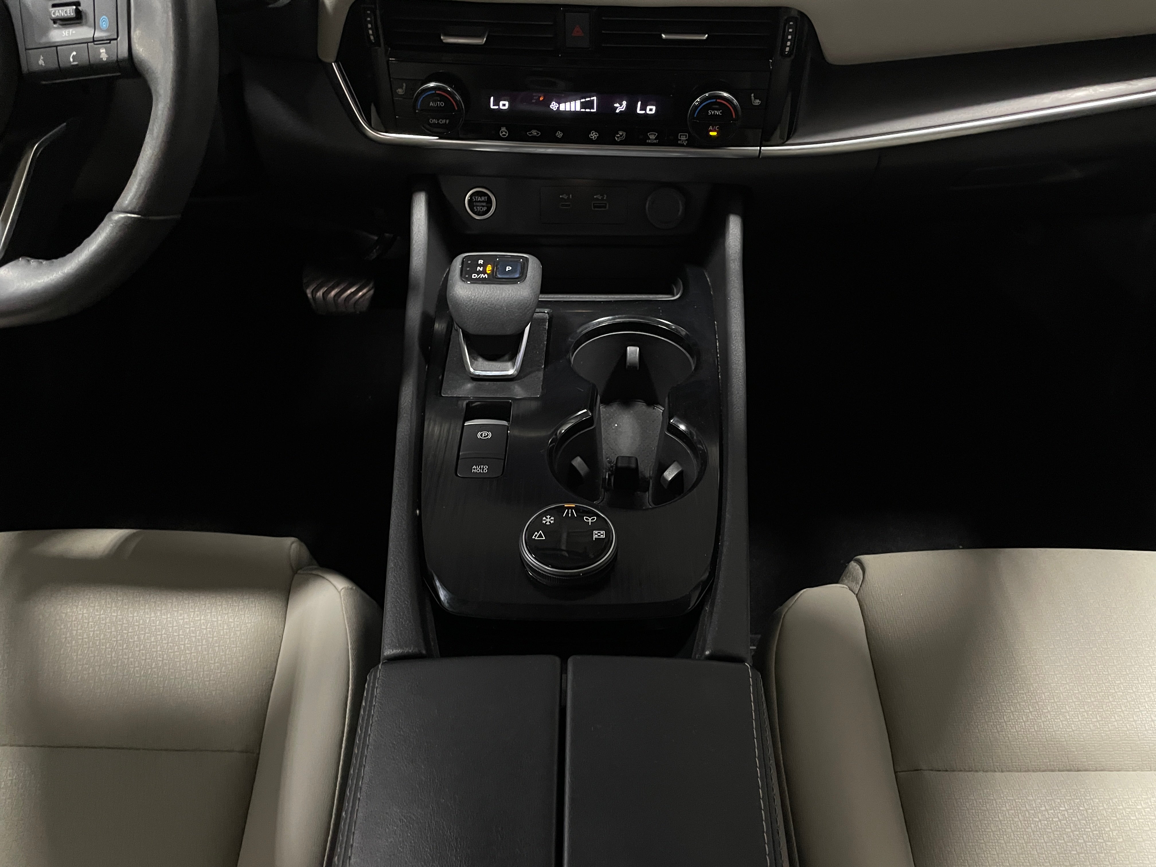 2021 Nissan Rogue SV - Photo 7
