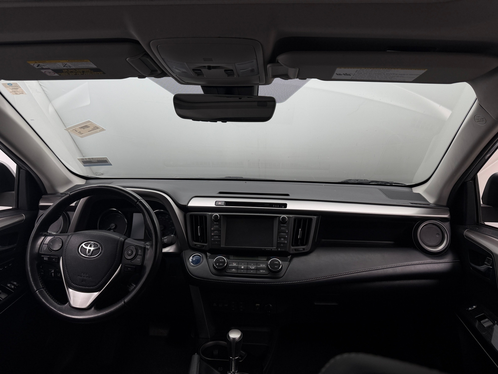 Thumbnail: 2018 Toyota RAV4 - 3