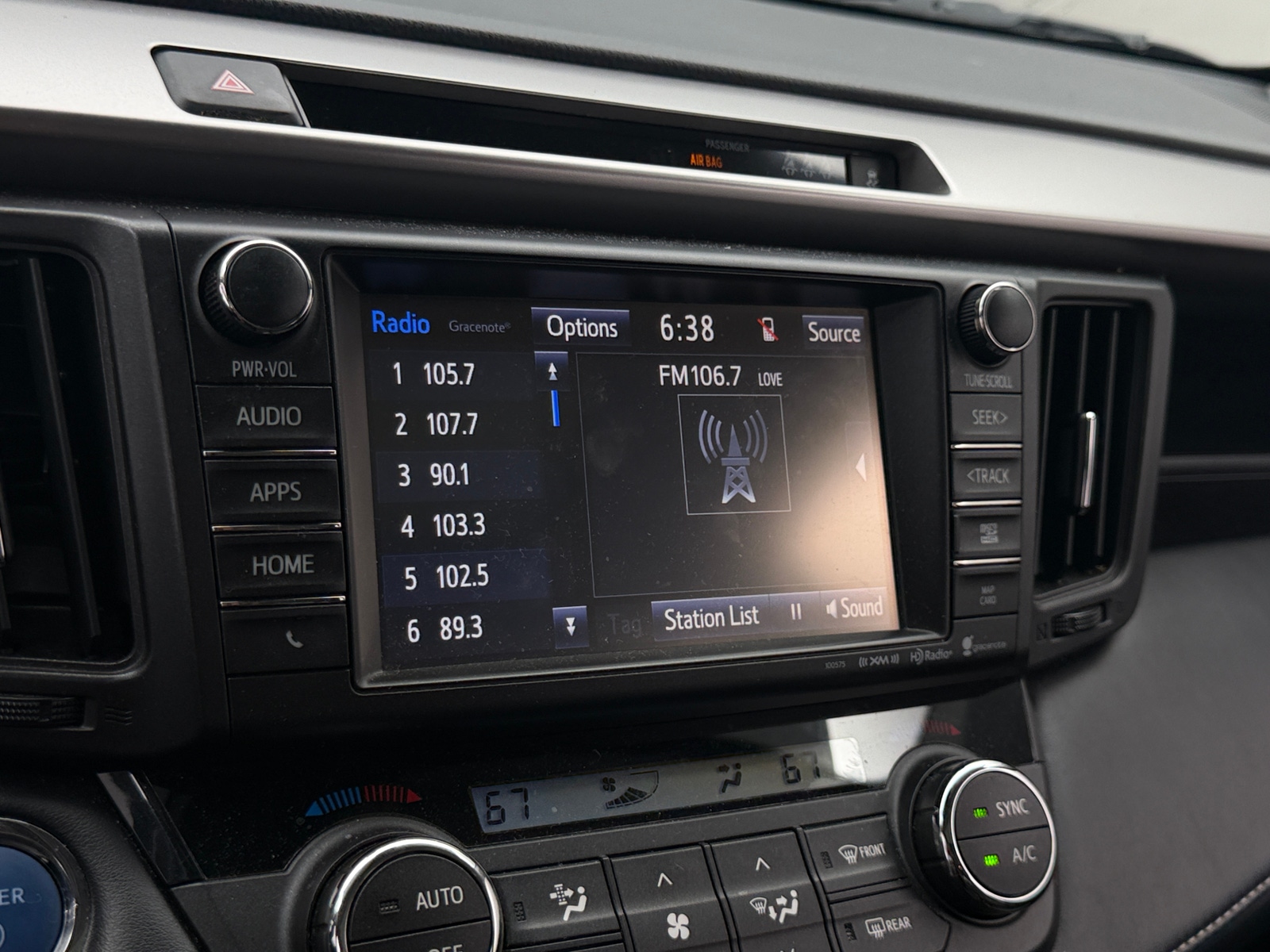 Thumbnail: 2018 Toyota RAV4 - 4