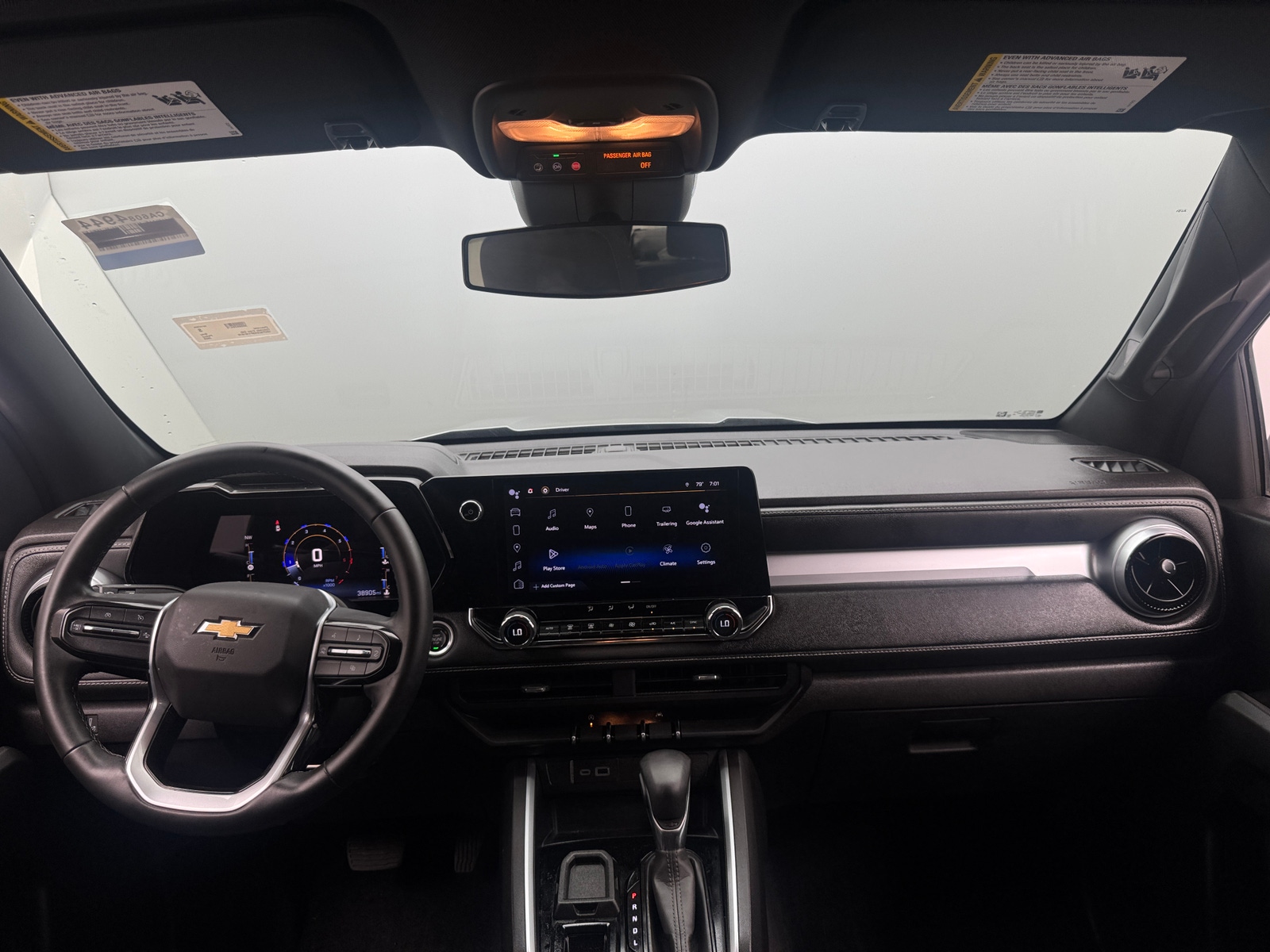 Thumbnail: 2023 Chevrolet Colorado - 3