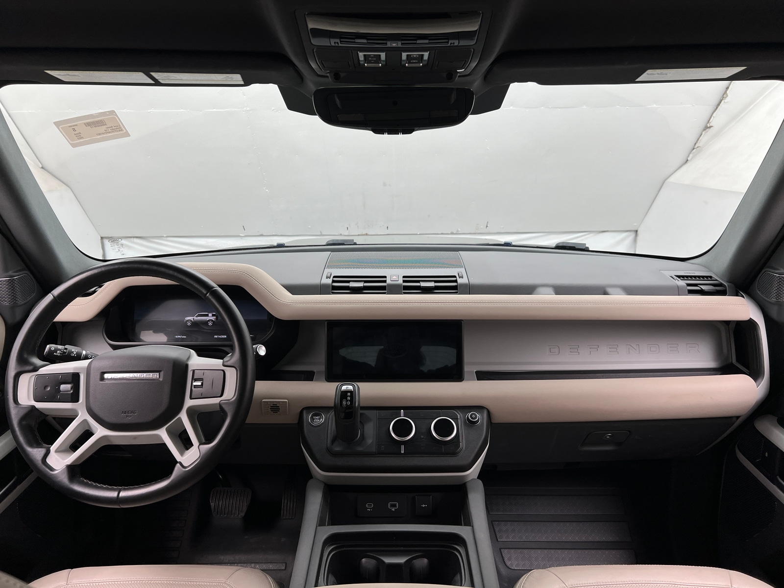 Thumbnail: 2023 Land Rover Defender - 3