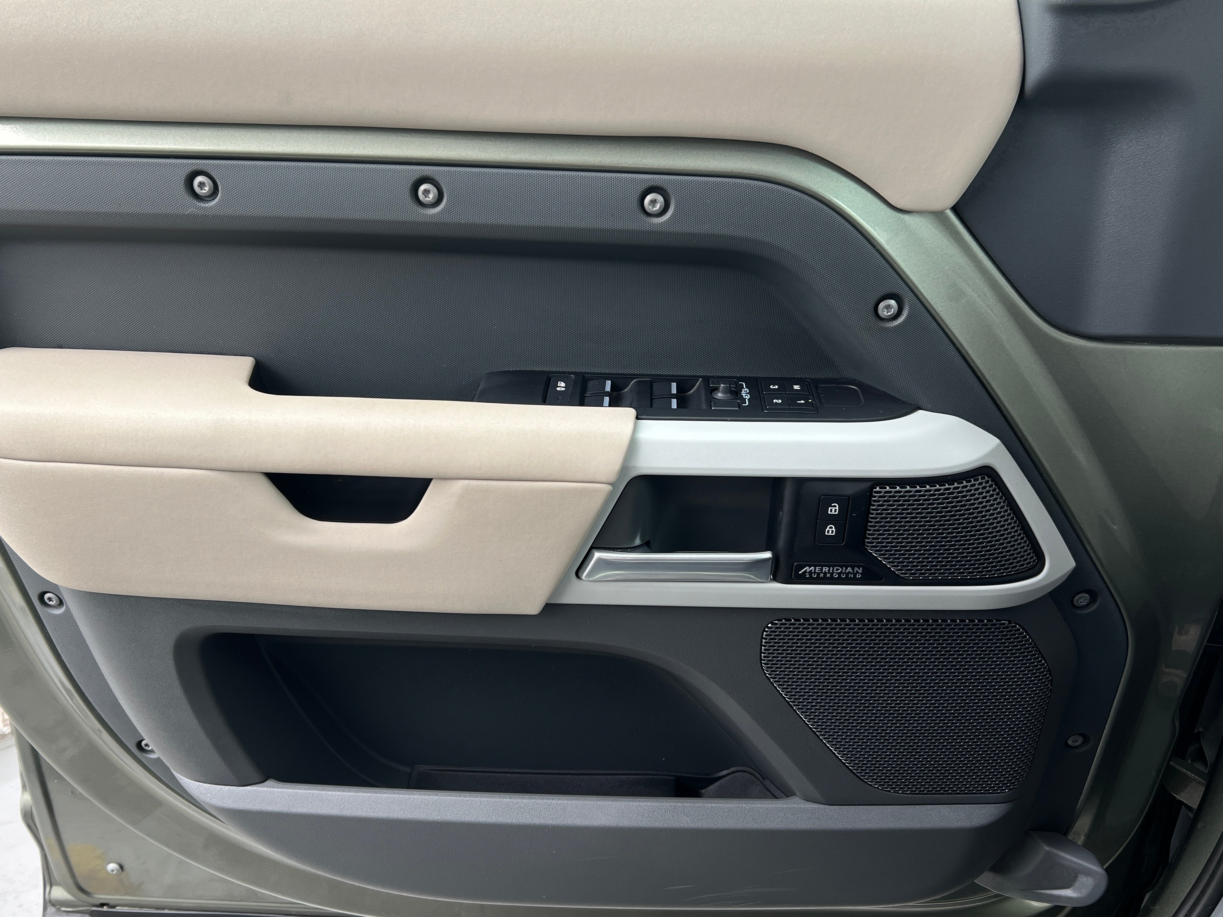 2023 Land Rover Defender
