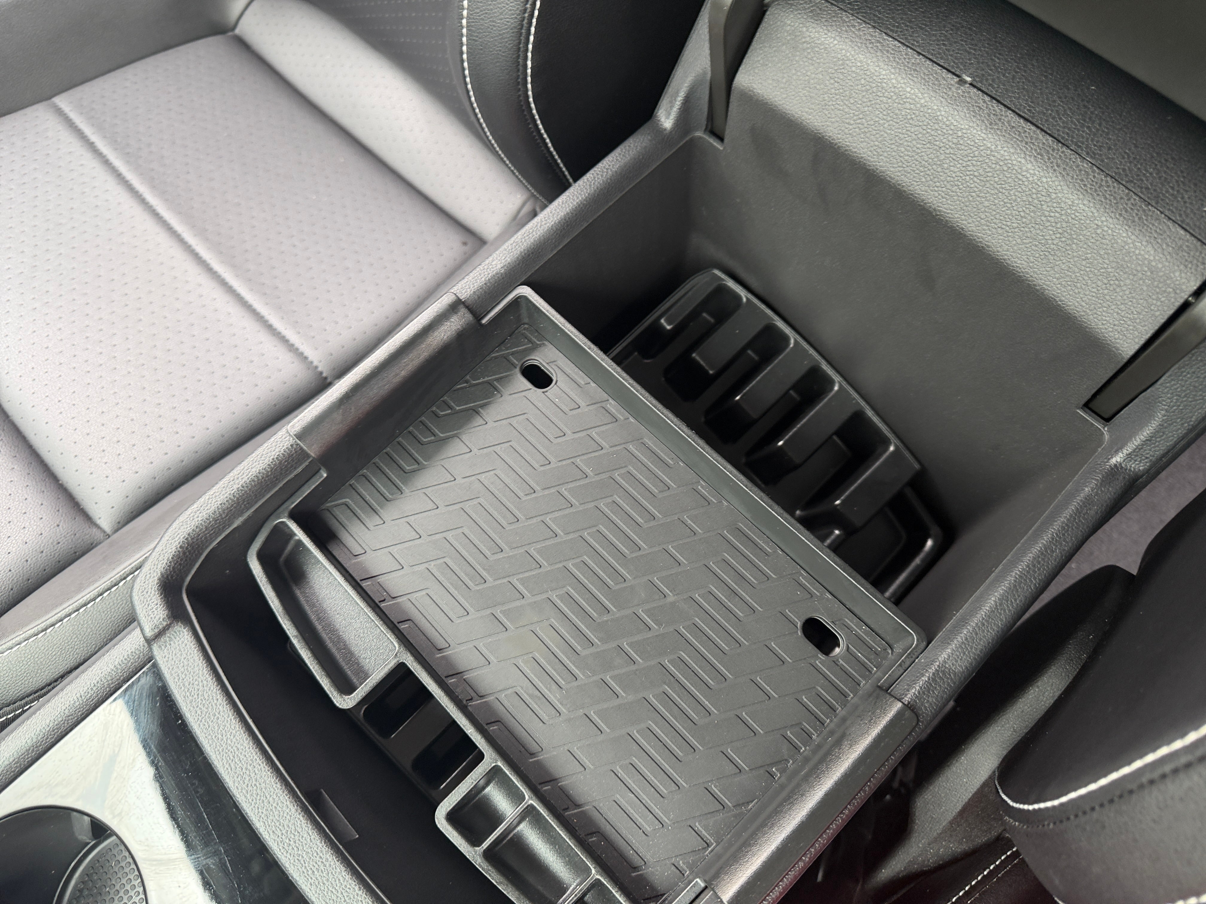 2022 Volkswagen Atlas SE w/Tech - Photo 13