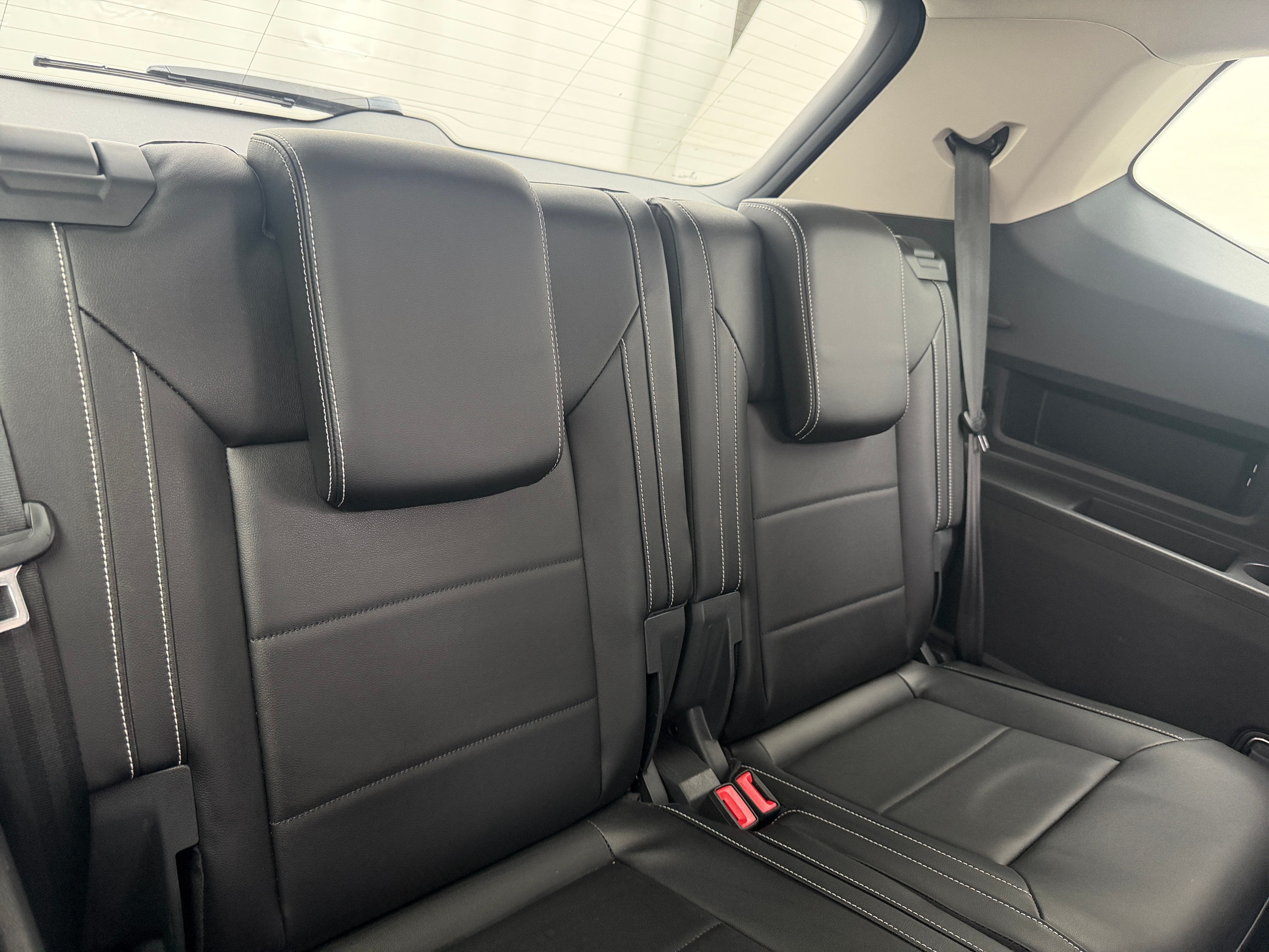 2022 Volkswagen Atlas SE w/Tech - Photo 16
