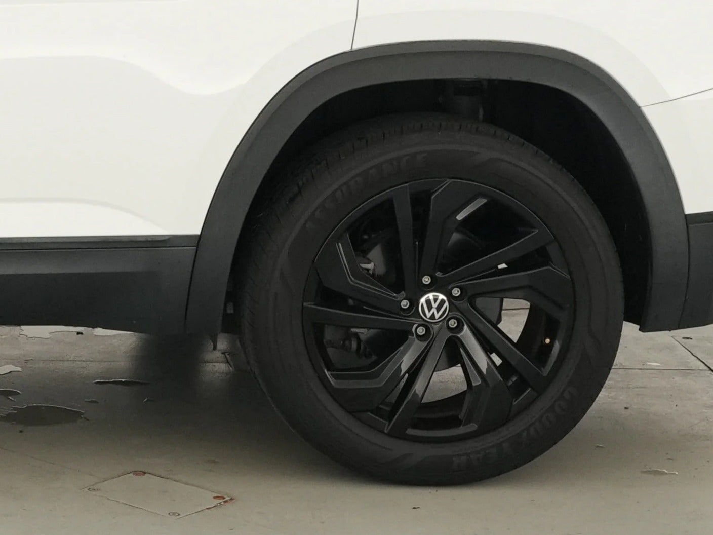 2022 Volkswagen Atlas SE w/Tech - Photo 20