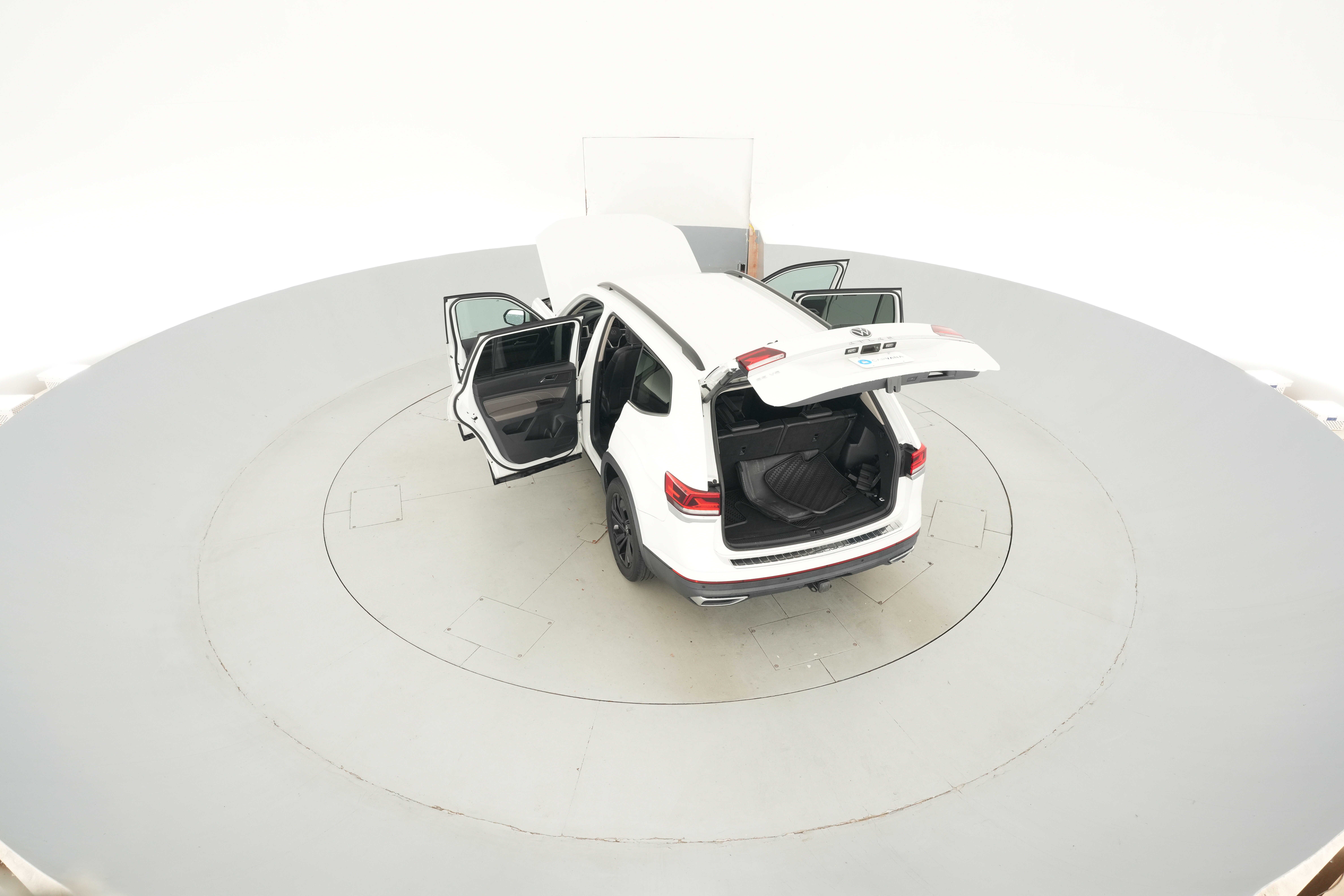 2022 Volkswagen Atlas SE w/Tech - Photo 47